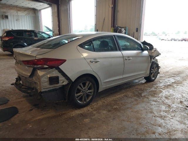 2018 HYUNDAI ELANTRA SE 4