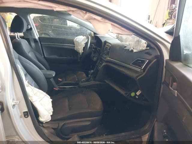 2018 HYUNDAI ELANTRA SE 5