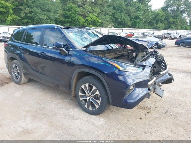 2023 TOYOTA HIGHLANDER XLE 1