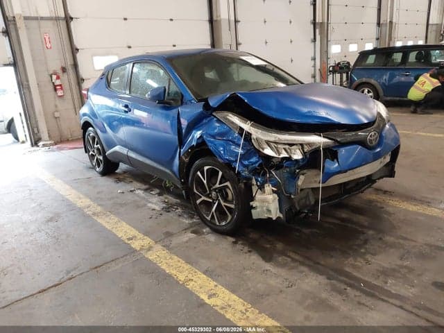 2022 TOYOTA C-HR XLE