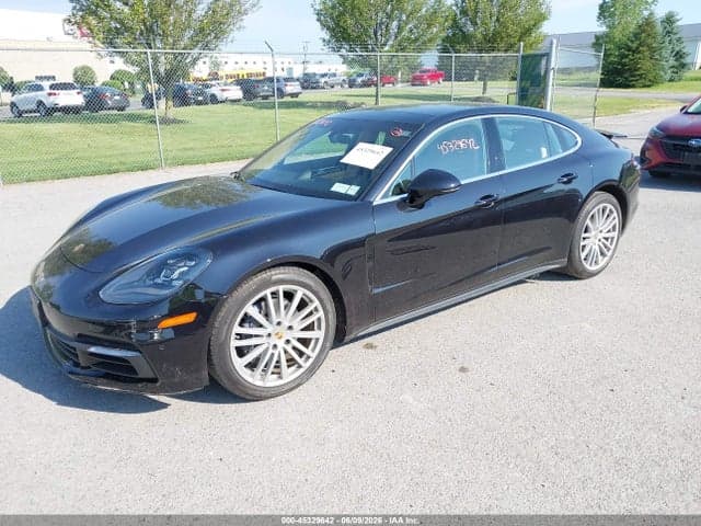 2017 PORSCHE PANAMERA 4 2