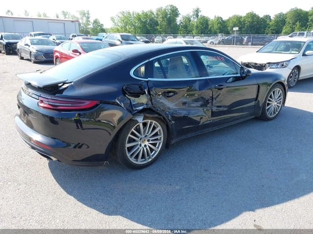 2017 PORSCHE PANAMERA 4 4