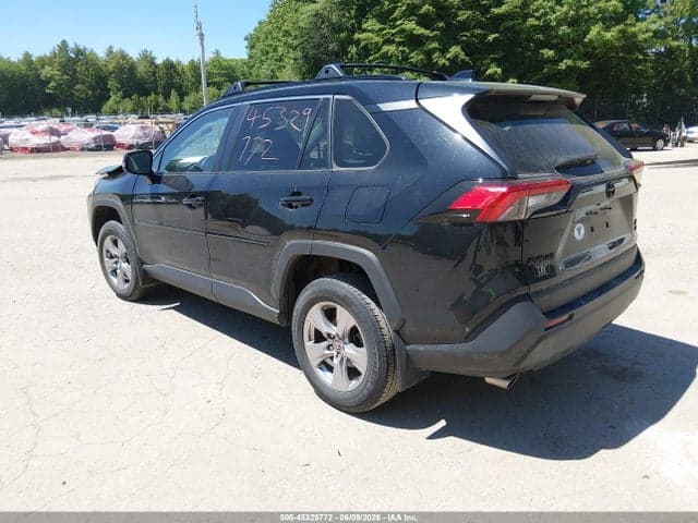 2023 TOYOTA RAV4 XLE 4