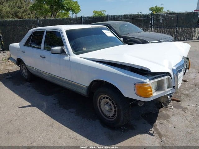 1982 MERCEDES-BENZ 300 SD