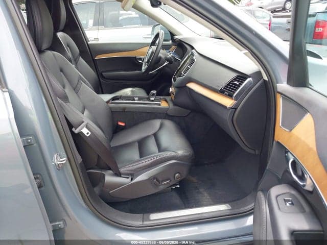 2023 VOLVO XC90 B5 5