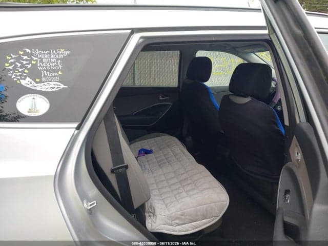 2017 HYUNDAI SANTA FE SE 8