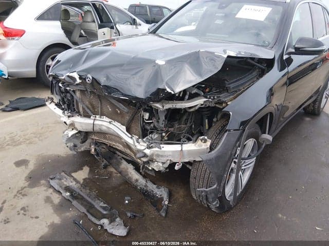 2020 MERCEDES-BENZ GLC 300 4MATIC 6