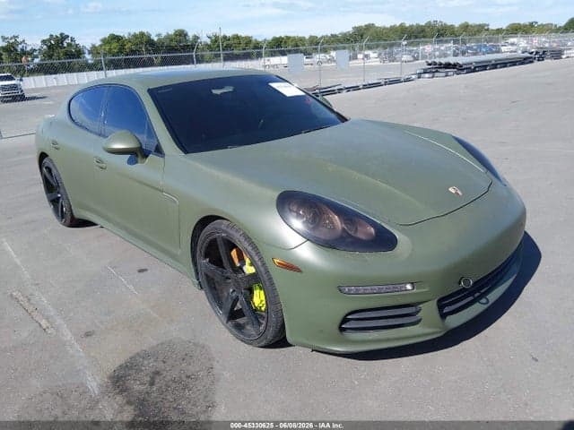 2015 PORSCHE PANAMERA 4