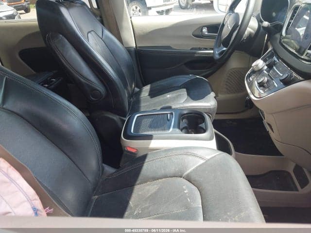 2022 CHRYSLER PACIFICA TOURING L 5