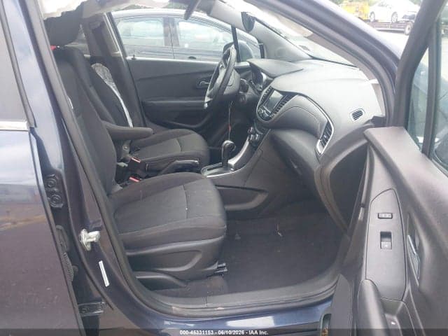 2019 CHEVROLET TRAX LT 5