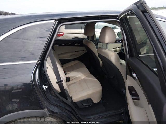 2019 KIA SORENTO 2.4L LX 8