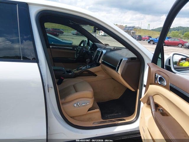 2017 PORSCHE CAYENNE PLATINUM 5