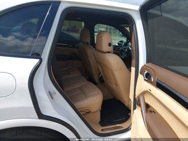 2017 PORSCHE CAYENNE PLATINUM 8
