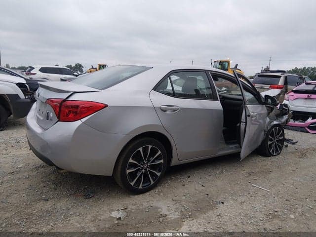2017 TOYOTA COROLLA SE 4