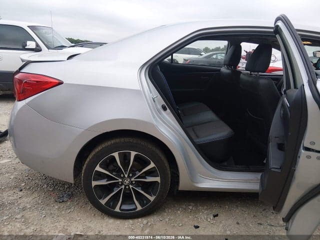2017 TOYOTA COROLLA SE 8