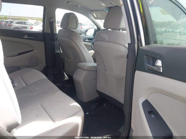 2018 HYUNDAI TUCSON SE 8