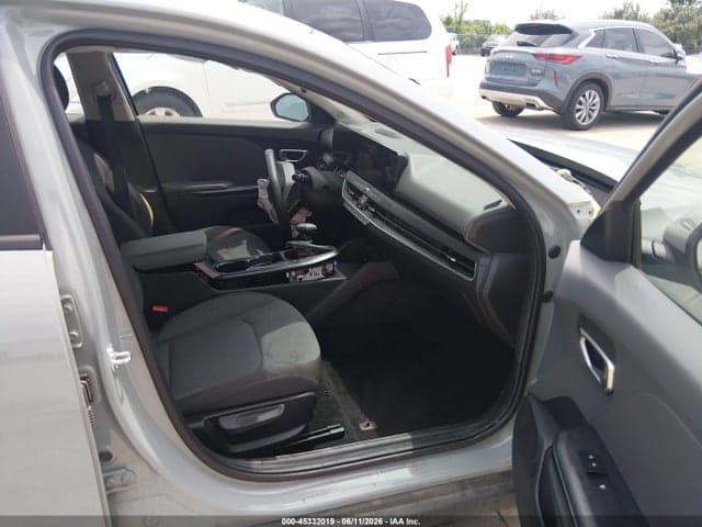 2025 KIA K4 LXS 5