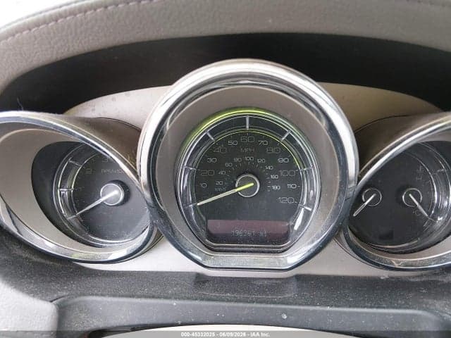2010 LINCOLN MKT 7