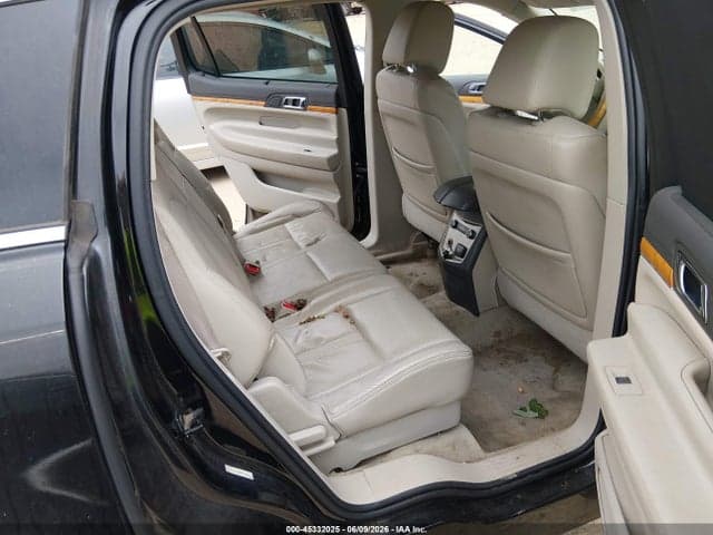 2010 LINCOLN MKT 8