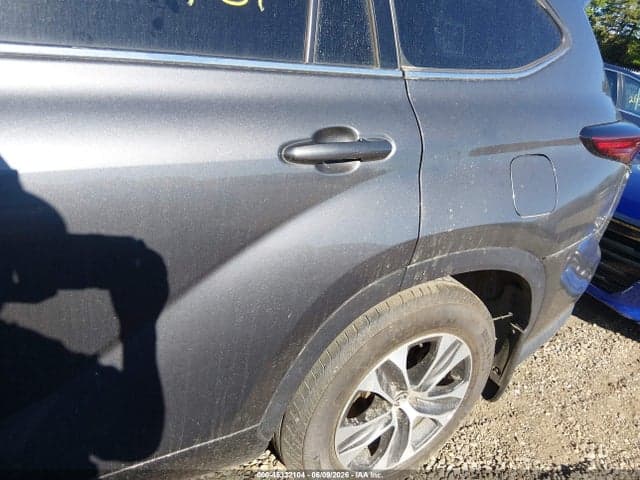 2021 TOYOTA HIGHLANDER XLE 6