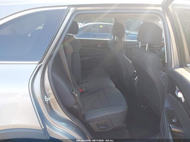 2017 KIA SORENTO 2.4L LX 8