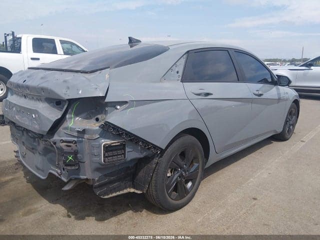 2023 HYUNDAI ELANTRA SEL 4
