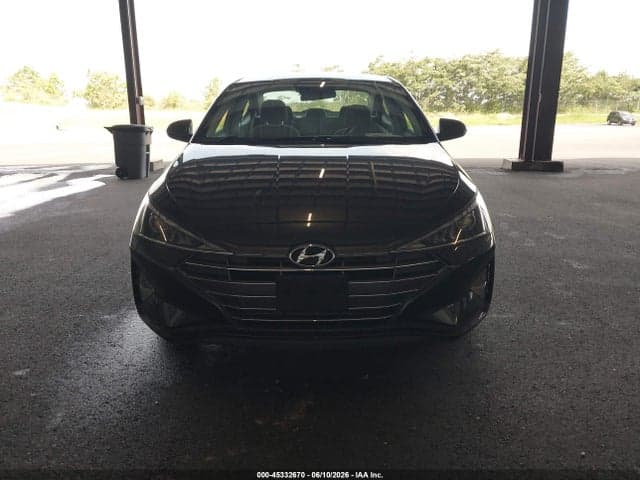 2020 HYUNDAI ELANTRA SE 13