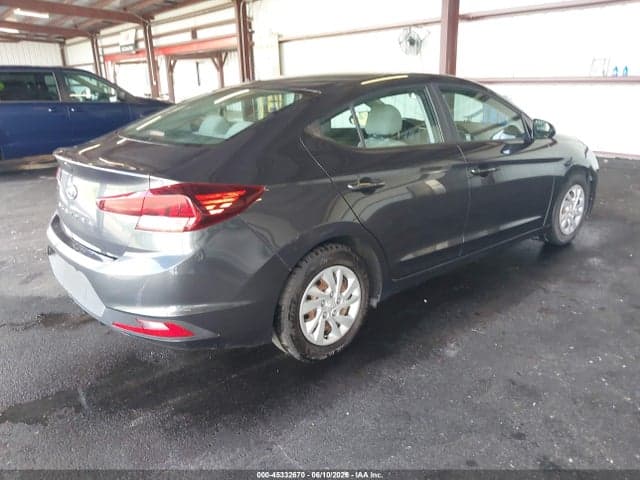 2020 HYUNDAI ELANTRA SE 4