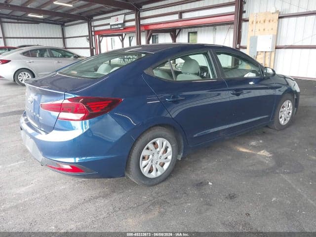 2020 HYUNDAI ELANTRA SE 4
