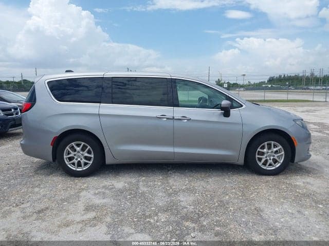 2021 CHRYSLER VOYAGER LX 13