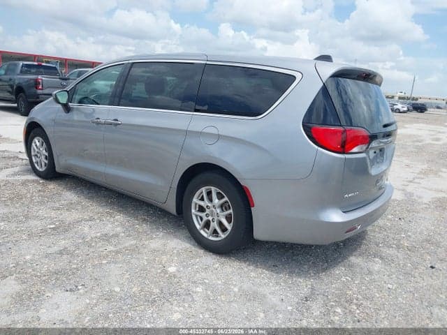 2021 CHRYSLER VOYAGER LX 3