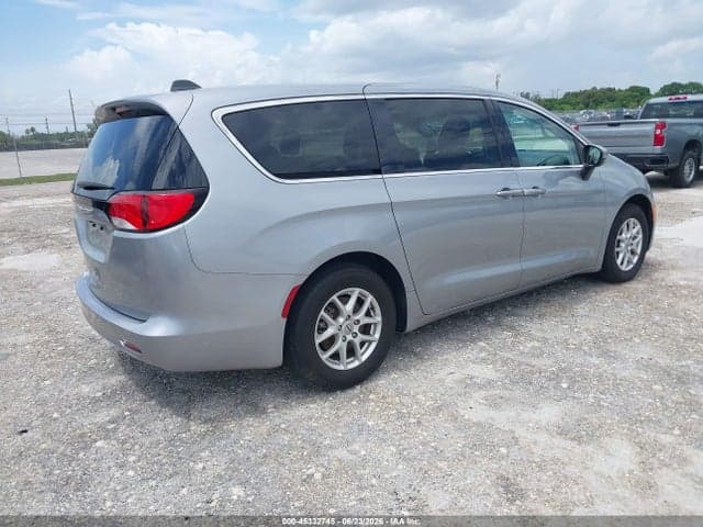 2021 CHRYSLER VOYAGER LX 4