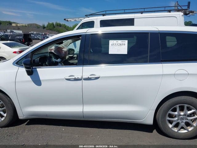 2024 CHRYSLER PACIFICA TOURING L 14