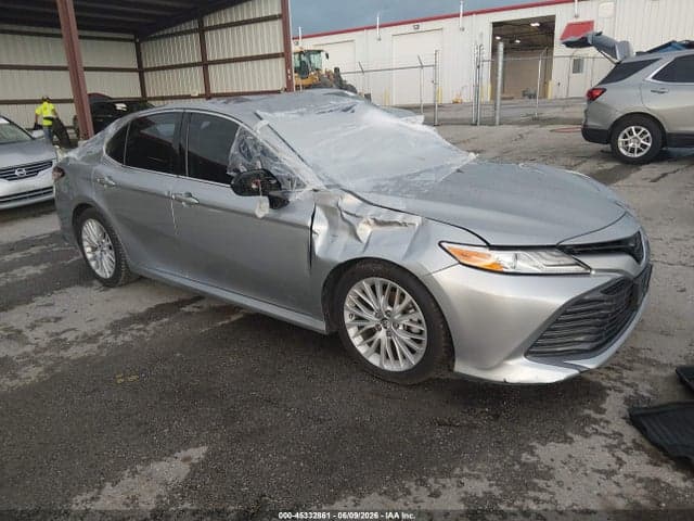 2019 TOYOTA CAMRY XLE 1