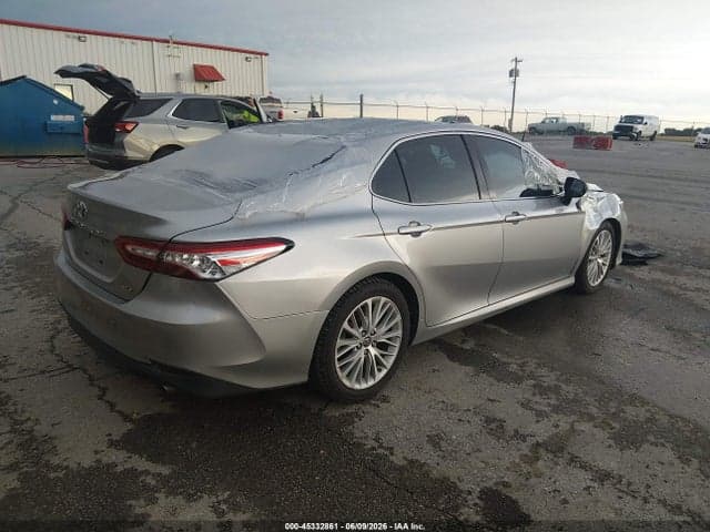 2019 TOYOTA CAMRY XLE 4