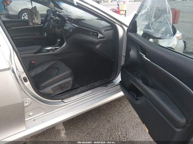 2019 TOYOTA CAMRY XLE 5