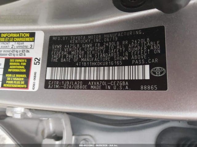 2019 TOYOTA CAMRY XLE 9