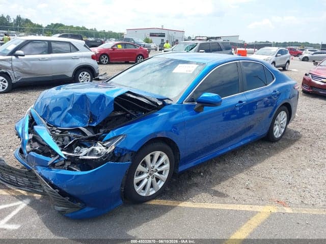 2019 TOYOTA CAMRY LE 2