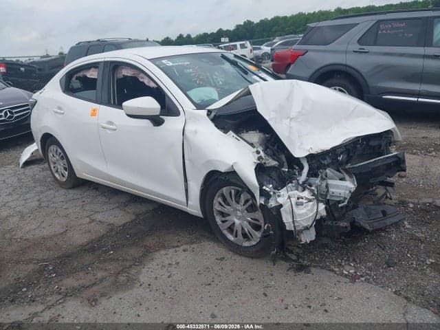 2019 TOYOTA YARIS L 1