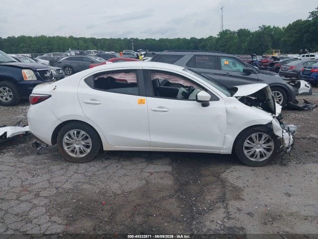 2019 TOYOTA YARIS L 14