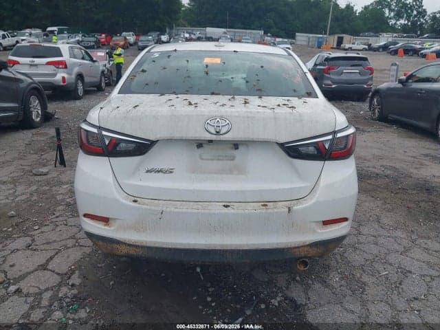 2019 TOYOTA YARIS L 17