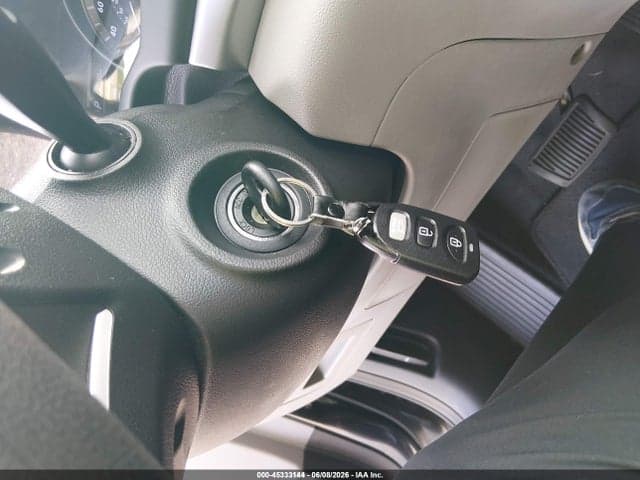 2020 HYUNDAI ELANTRA SE 11