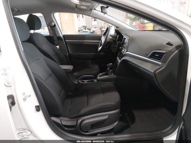 2020 HYUNDAI ELANTRA SE 5