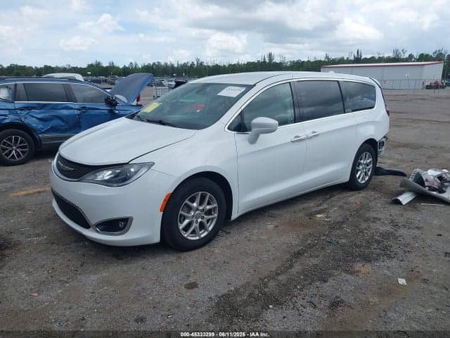 2020 CHRYSLER PACIFICA TOURING 2