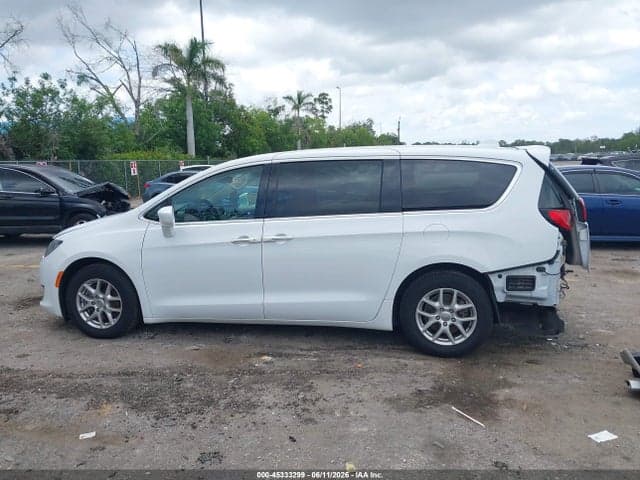 2020 CHRYSLER PACIFICA TOURING 15
