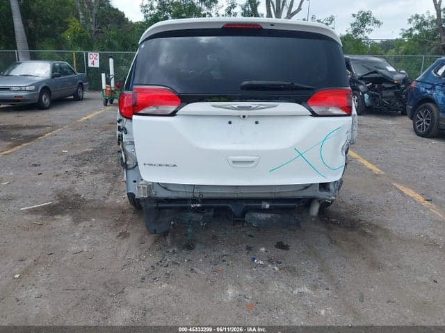 2020 CHRYSLER PACIFICA TOURING 6