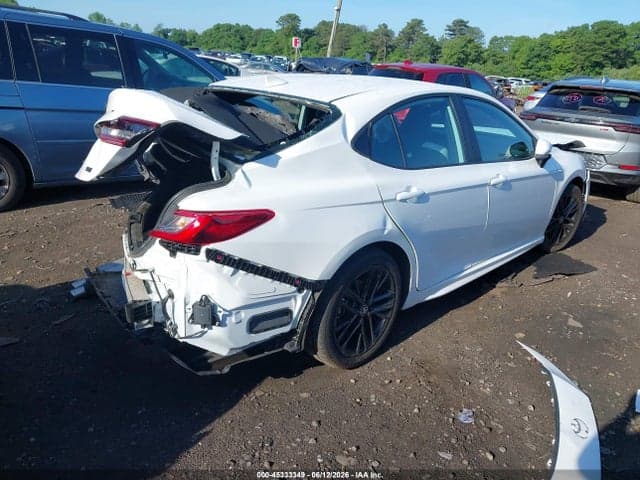 2025 TOYOTA CAMRY SE 4
