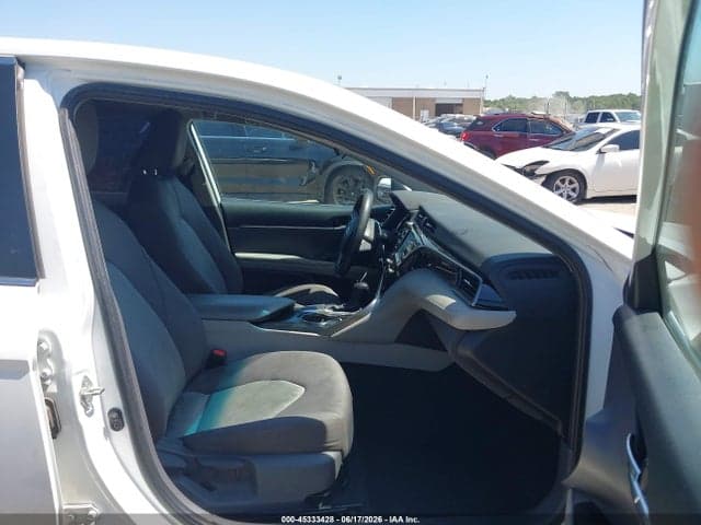 2020 TOYOTA CAMRY LE 5