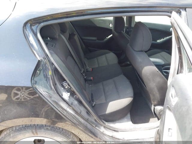 2017 KIA FORTE LX 9
