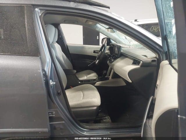 2024 TOYOTA COROLLA CROSS LE 5